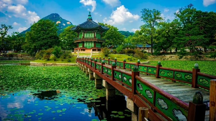 Gyeongbokgung Palace which is a top destination for travelers in South Korea